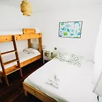 Surf House Guest house