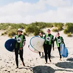 Surf House Guest house