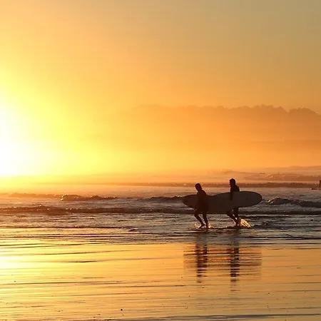 בית הארחה Surf House