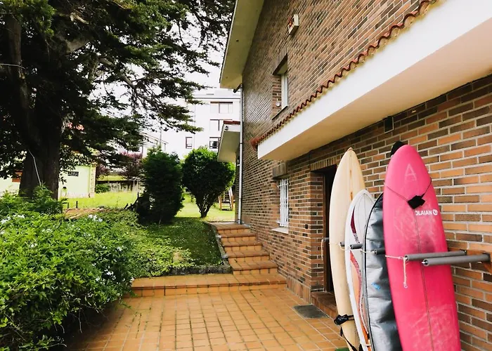 Pensión Surf House *